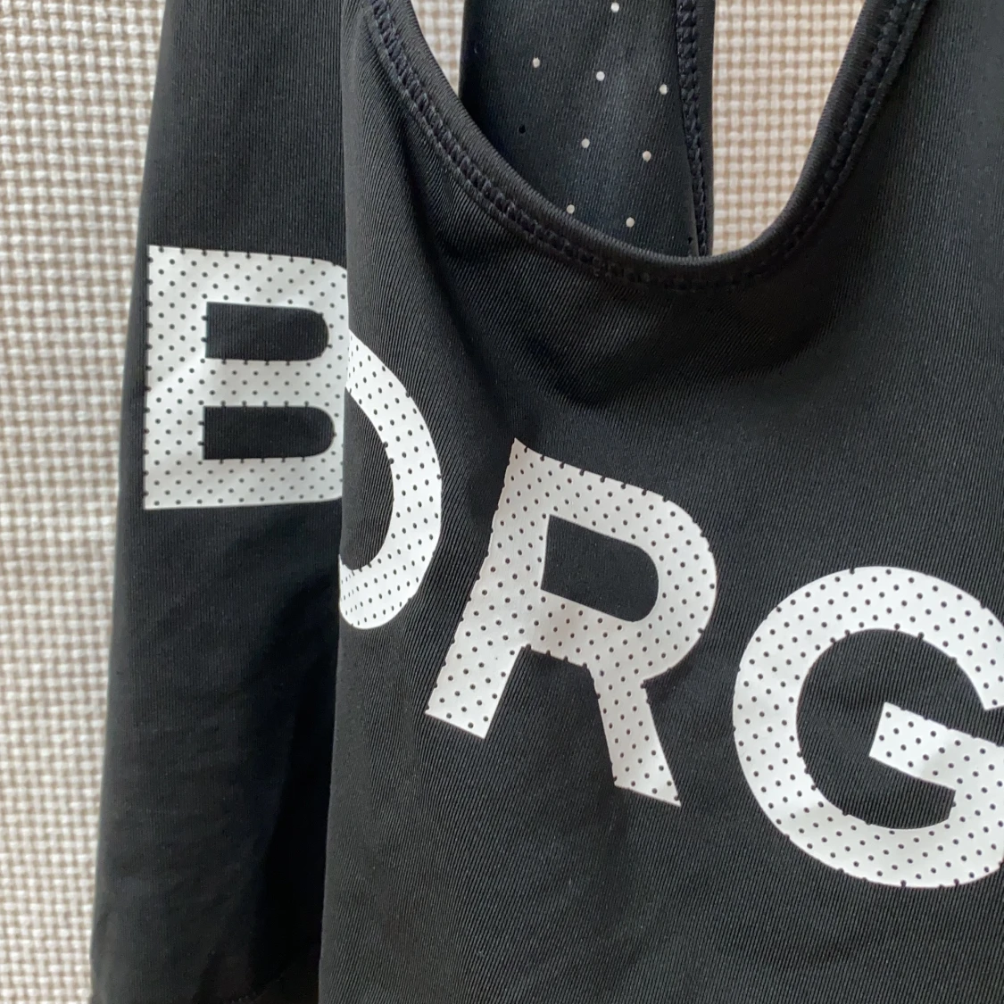 Kort svart top/sporttop - 91