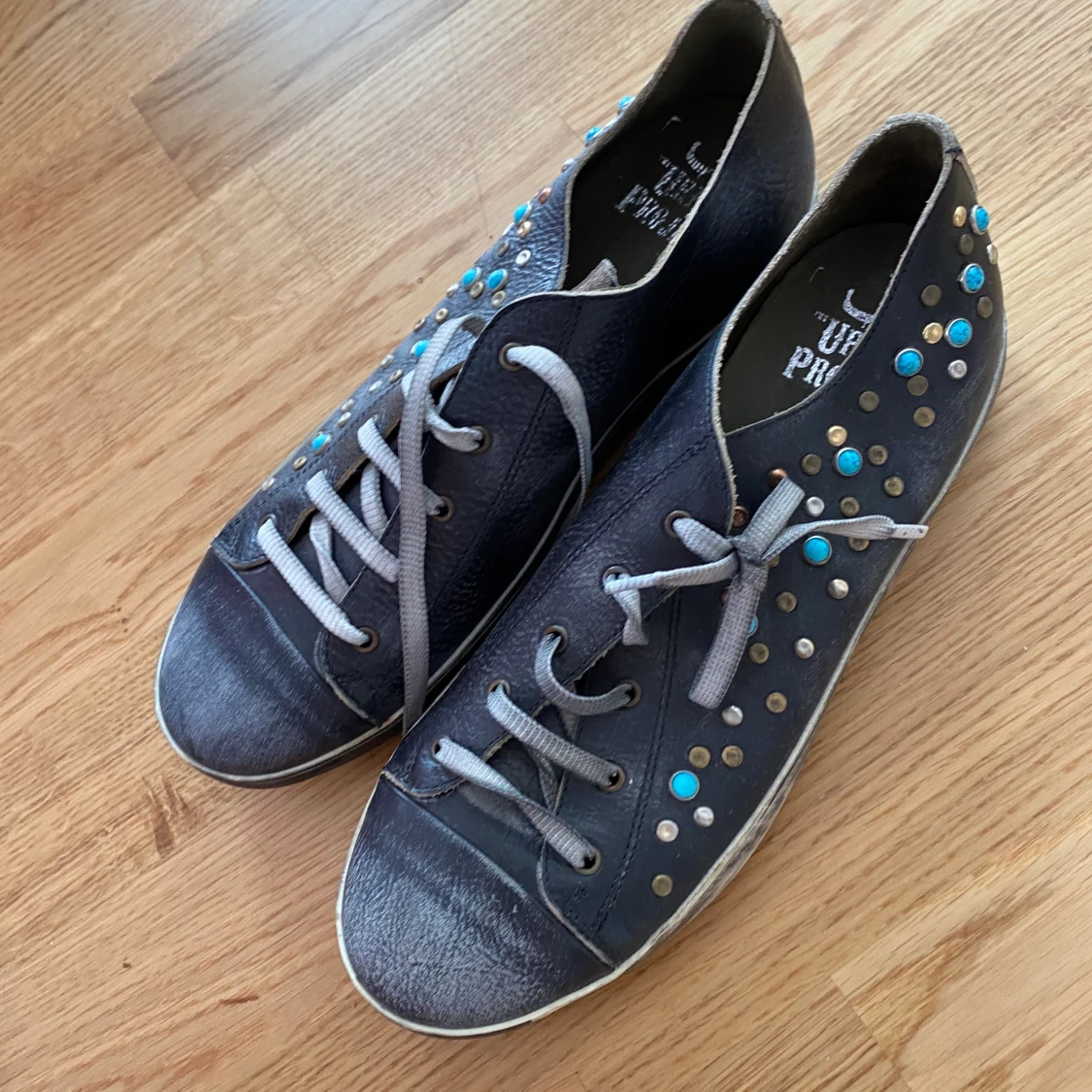 Nya Skor 39 storlek 100kr - 91