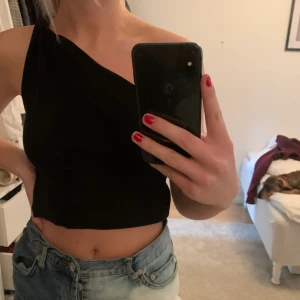 topp - söt topp från zara , frakt 40kr