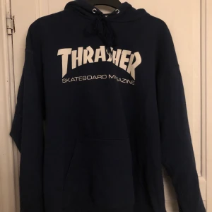 Trasher hoodie - Mörkblå trasherhoodie🦋💙 300kr + frakten💗  