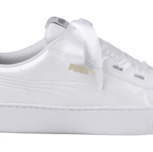 Puma sneakers  - Super snygga och trendiga puma sneakers med sidenband. Stl 37,5. Använda ett fåtal gånger, går att skicka