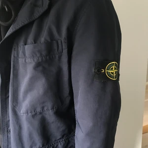 Stone Island Coat  - Navy Blue Stone island Coat, köpt i deras butik på Östermalm för 6500kr, Skick 9/10.