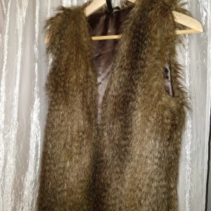 Fejk väst  - Storlek s