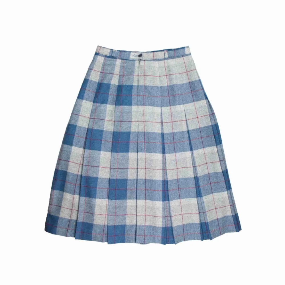 Vintage ca 90s wool blend pleated check plaid tartan midi skirt in grey and blue Label: 40, fits best S or tight M Measurements (flat, approx.): length: 71 cm waist: 35.5 cm Price is final ! Free shipping! Ask for the full description! No returns. Kjolar.