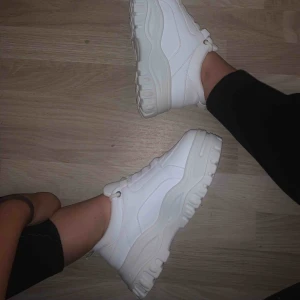  - Chunky sneakers storlek 40 men passar mig som har 39