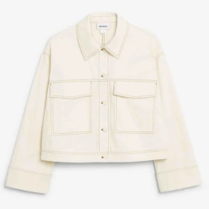  - Svinsnygg vår&sommarjacka!! Den är från monki och i storlek XS❤️ frakt tillkommer i priset ❣️❣️❣️