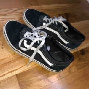  - Old skool Vans i mycket gott skick!🦋  Köparen står för frakt 