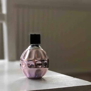  - Endast använd fåtal gånger då lukten inte kändes som mig. Köpte helt fel. Möts gärna upp i stockholm