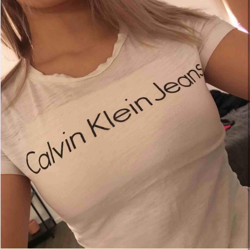 Calvin Klein tröja använt ett få antal gånger men som ny . T-shirts.