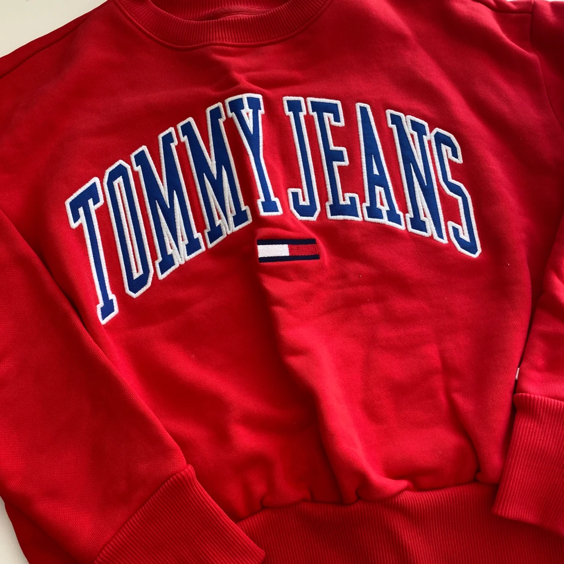 Tommy Hilfiger  - 90