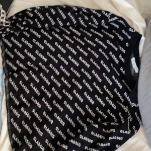  tröja i storlek s  - Använd få gånger och har bra skick 