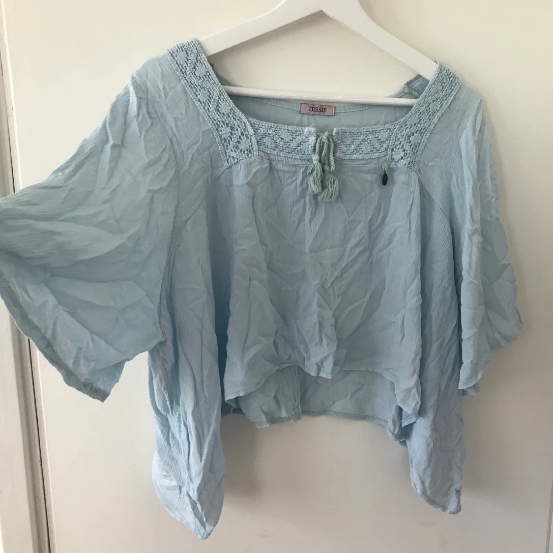 Blå topp med vida ärmar - 90