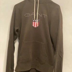 Gant hoodie - Storlek S. Köparen står för frakt, kan annars mötas upp i Stockholm 