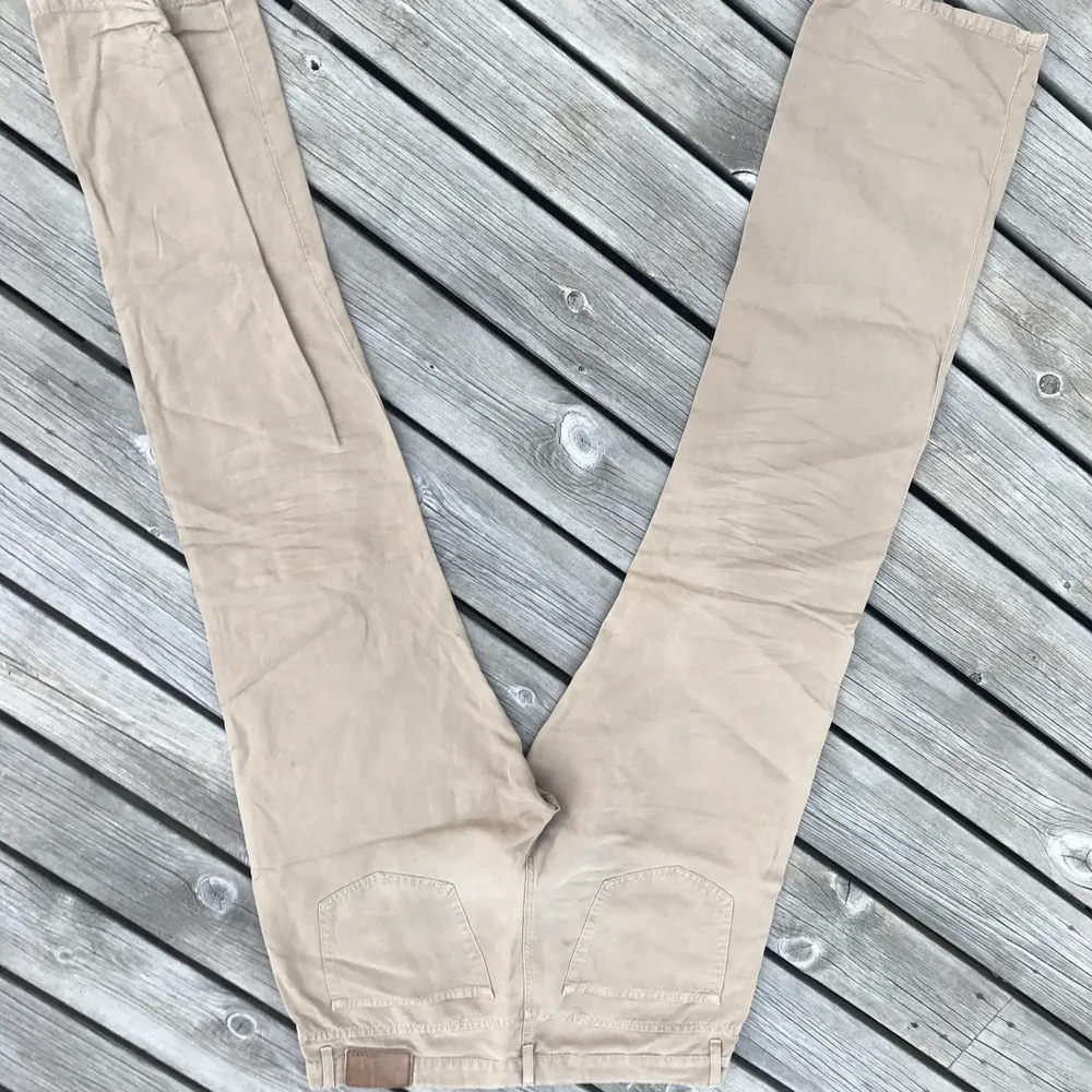 GANT bootcut byxor i bra skick. Riktigt snygg färg och inte använd ofta. Bra skick. Post 40kr. Jeans & Byxor.