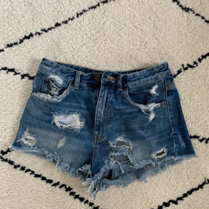 Jeansshorts  - Jeansshorts från Zara, passar st 34 & 36