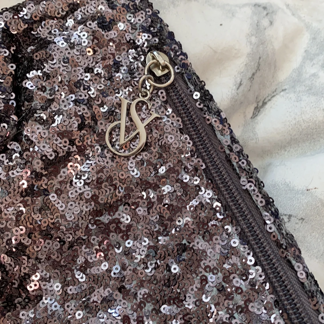 Victorias secret paljettclutch - 90