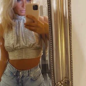 Snygg topp - Snygg fest topp ifrån gina! Använt några få gånger då den är som ny.