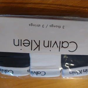 Calvin Klein string - Tre oöppnade stringtrosor från Calvin Klein. Köpte dem för 372:- i förra veckan (v. 2). 