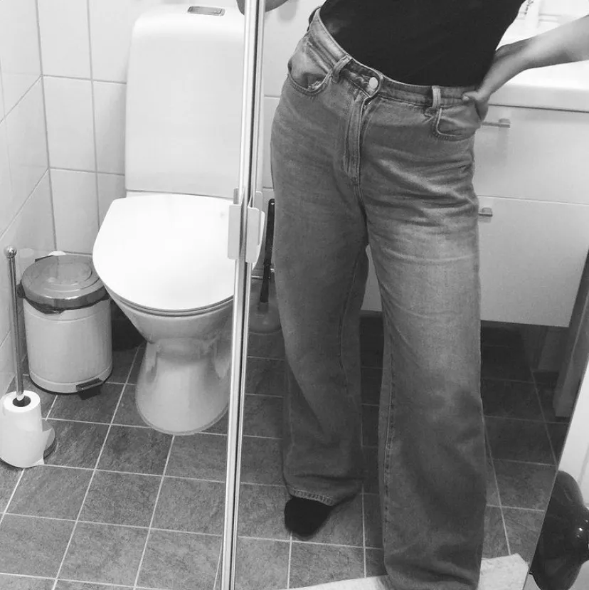 Baggy jeans i SKÖNASTE materialet🥺 . Jeans & Byxor.