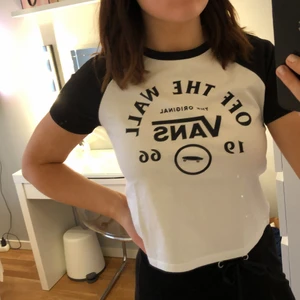 Vans t-shirt - T-shirt från Vans i stl S. Säljs pga att den inte används längre. Köparen står för frakt. 