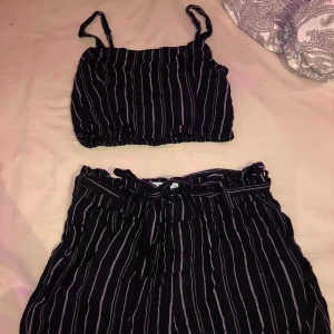 Set från holister ✨ - Ett gulligt två sett från holister köpt i somras jätte skön och luftigt till sommaren 💕