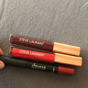 Läppglans  - Ha endast provat de på handen, färgerna är för starka för min smak. 20kr st eller alla för 50kr