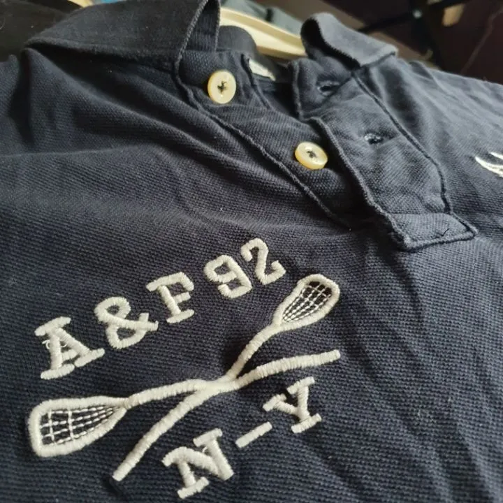 Pike tröja, strl M, märke Abercrombie & Fitch, sällan använd. T-shirts.