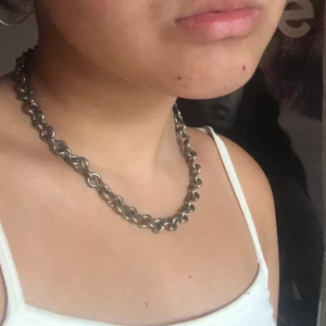 Kedja - Kedja som jag köpt second hand, säljs pga min nickelallergi🥺 frakt inkluderat i priset, kan prutas vid snabb affär💕
