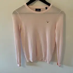 Ljus rosa gant tröja                                                                     Helt oanvänd och köpt för 1000kr