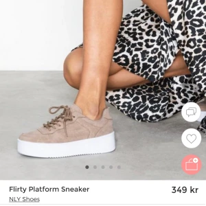 Nelly skor - första bilden lånad från Nelly. Skorna är använda vid fåtal gånger. säljer för använder inte. köpare står för frakt(frakt tillkommer) och tvättar även skorna innan jag skickar!! 