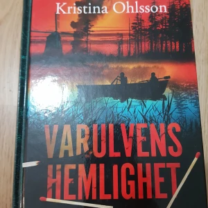 Böcker📚 - Har tre böcker som jag vill sälja för att jag inte läser dom längre. Har läst dom några gånger och dom är i bra skick. (Varulvens Hemlighet - Kristina Ohlsson, Mumiens gåta - Kristina Ohlsson, Molly Moon och förvandling s tricket - Georgia Byng). 
