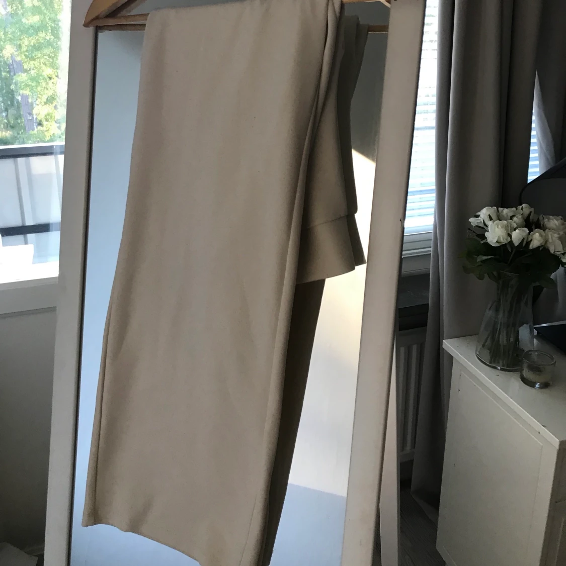 Crämvita kostymbyxor  - 90