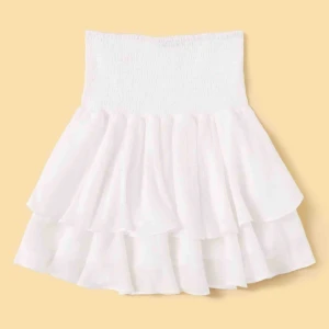  - Jättefin vit volang kjol som jag beställde förra månaden, helt ny, men passade inte riktigt min stil. Buda!  💓budgivning t.om. 27/7 (ledande budet står i priset)