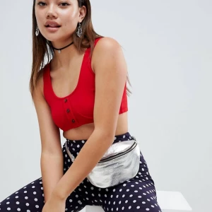 Kort topp, Rokoko, stl L - Oanvänd kort topp från märken Rokoko, köptes från Asos. Storlek L. Frakt tillkommer ;)