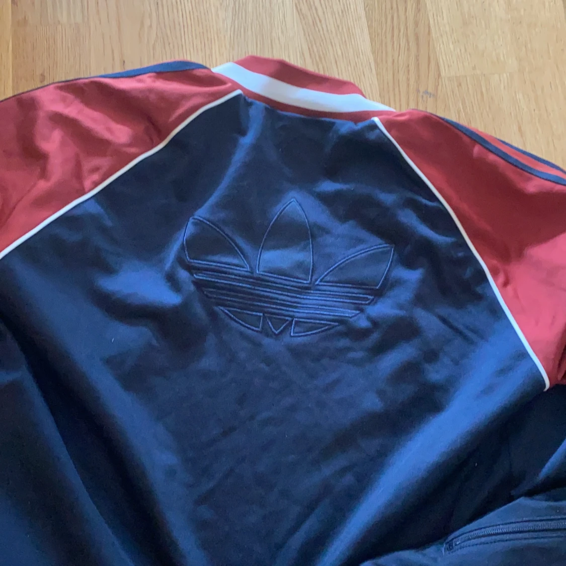 Adidas retro jacka/tröja i bombermodell - 90