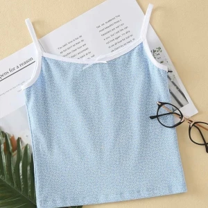 Blått gulligt linne  - Säljer nu mitt favoritlinne eftersom de blivit för litet. Är supergulligt och sitter jättefint. Passar folk som är XS skulle jag säga💕