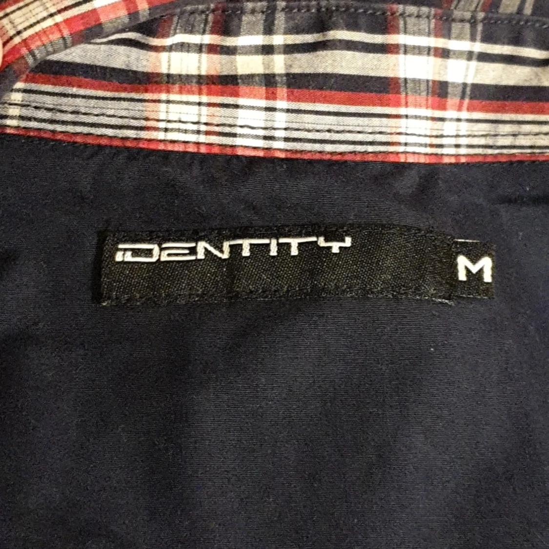 Rutig mörkblå , röd och vit skjorta från Identity - 91