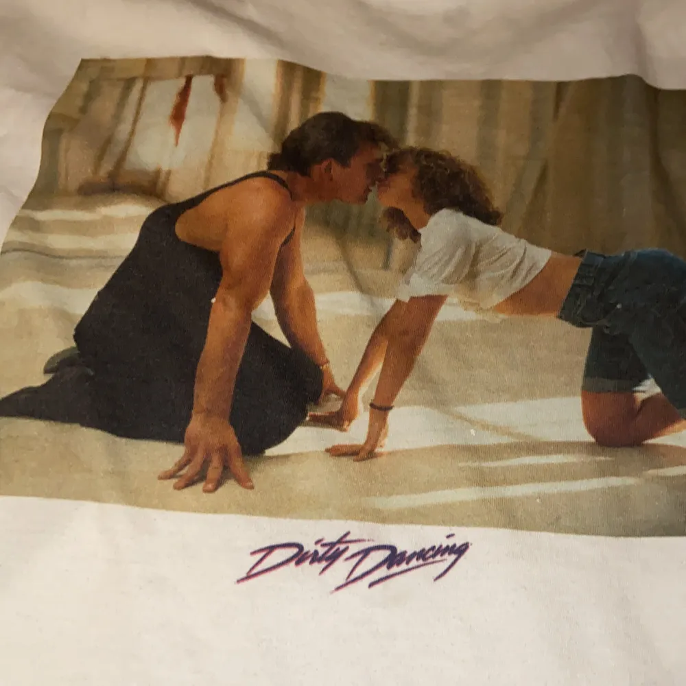 Säljer nu min fina Dirty dancing tröja🥺❤️ endast använd ett fåtal gånger! Frakt-44kr. T-shirts.