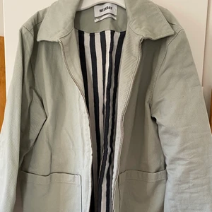 Weekday jacka - Nypris 600kr. Är en herrmodell men passar även på mig som är en tjej, så skulle säga unisex. 