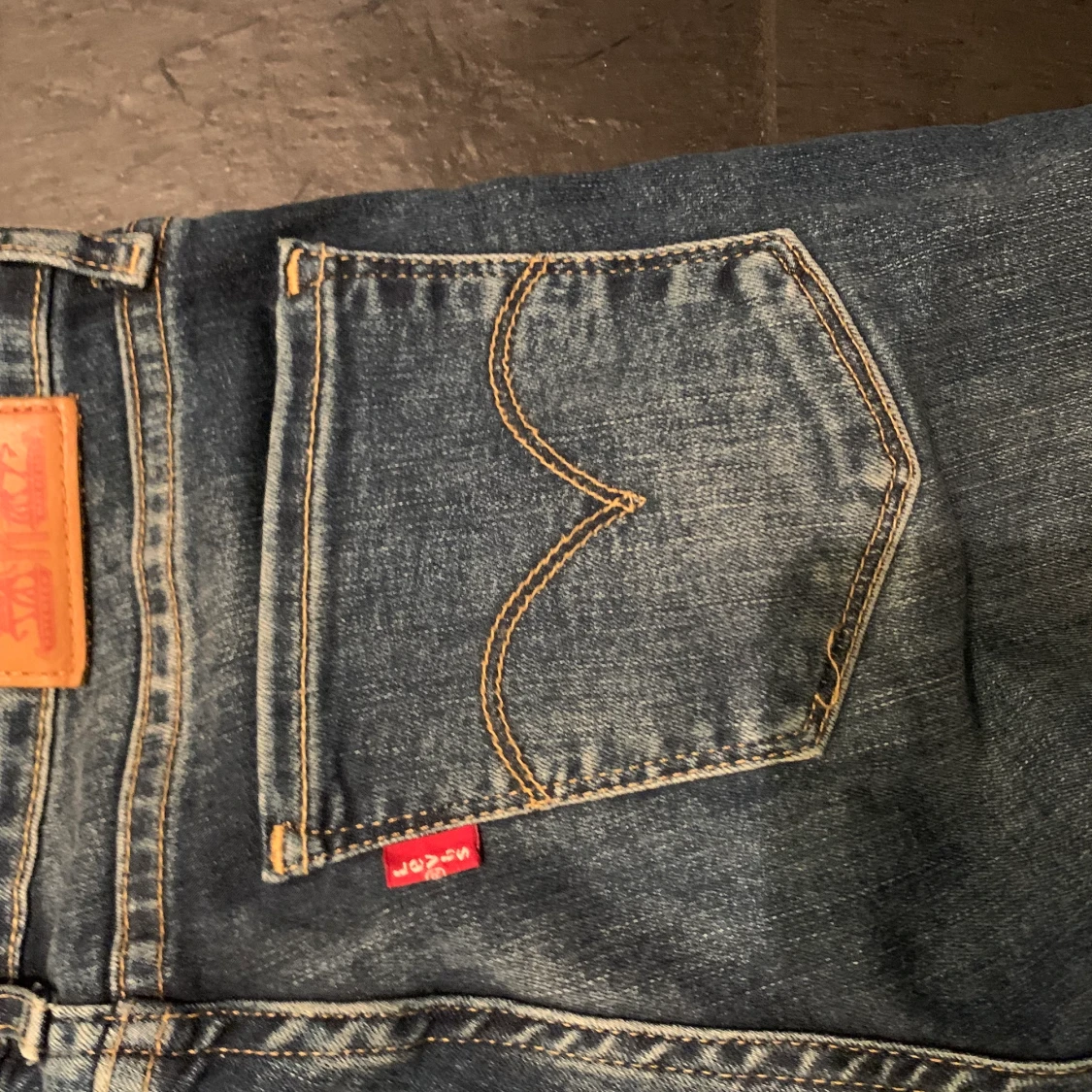 Levis jeans strl 24