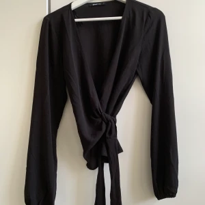 Blus från Gina tricot  - använd 2 gånger 