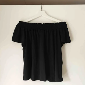  - Storlek S, passar även XS. Endast testad, köpt från Nelly.  Fraktar men köparen står för frakten. 