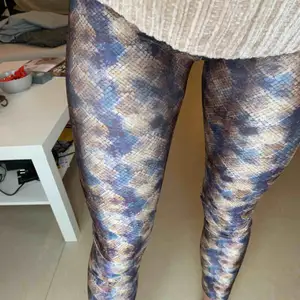 Snake print leggings