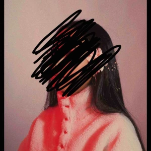 Oversized teddy sweatshirt - Sweatshirt i teddy med löparkage och texttryck. Killstorlek: XXS. Känns som L-XL för mig och jag brukar ha på mig XS/S.  Priset kan diskuteras vid snabb affär💕💕✨