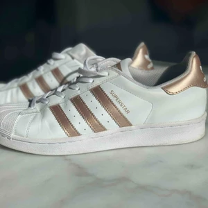  - Adidas Originals SUPERSTAR W