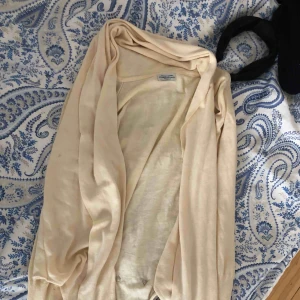  - Hunkydory, kosta ca 2000kr vid köp. Storlek xs. Väldigt skön 