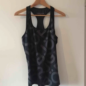  - Träningslinne i mycket gott skick! Betalning med Swish. Hämtas på Södermalm eller i Hökarängen, Stockholm.