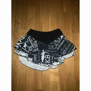  - Konståkning kjol, fint skick!  