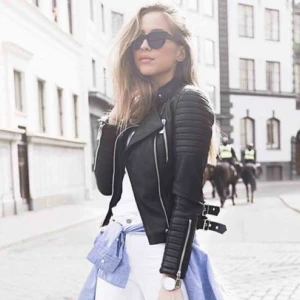  - Lånad bild. Super fin skinnjacka från chiquelle men kommer aldrig till användning. Nypris 699kr men säljer för 300 för vill bli av med snabbt. Inga fel. Fraktar inte!