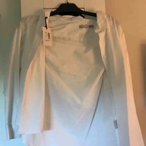  - Helt ny tröja. Och lappen är kvar 